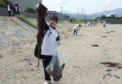 新川海岸の清掃ボランティア